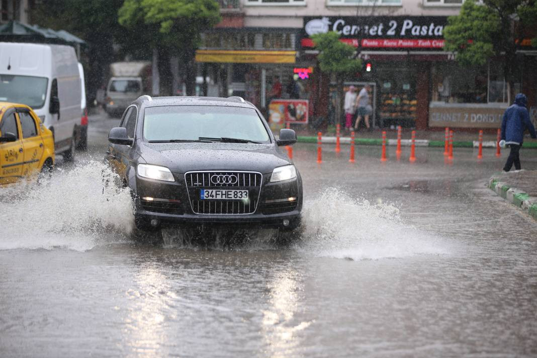 Edirne ve Kırklareli’ni sağanak vurdu: Vatandaşlar zor anlar yaşadı - Resim: 8